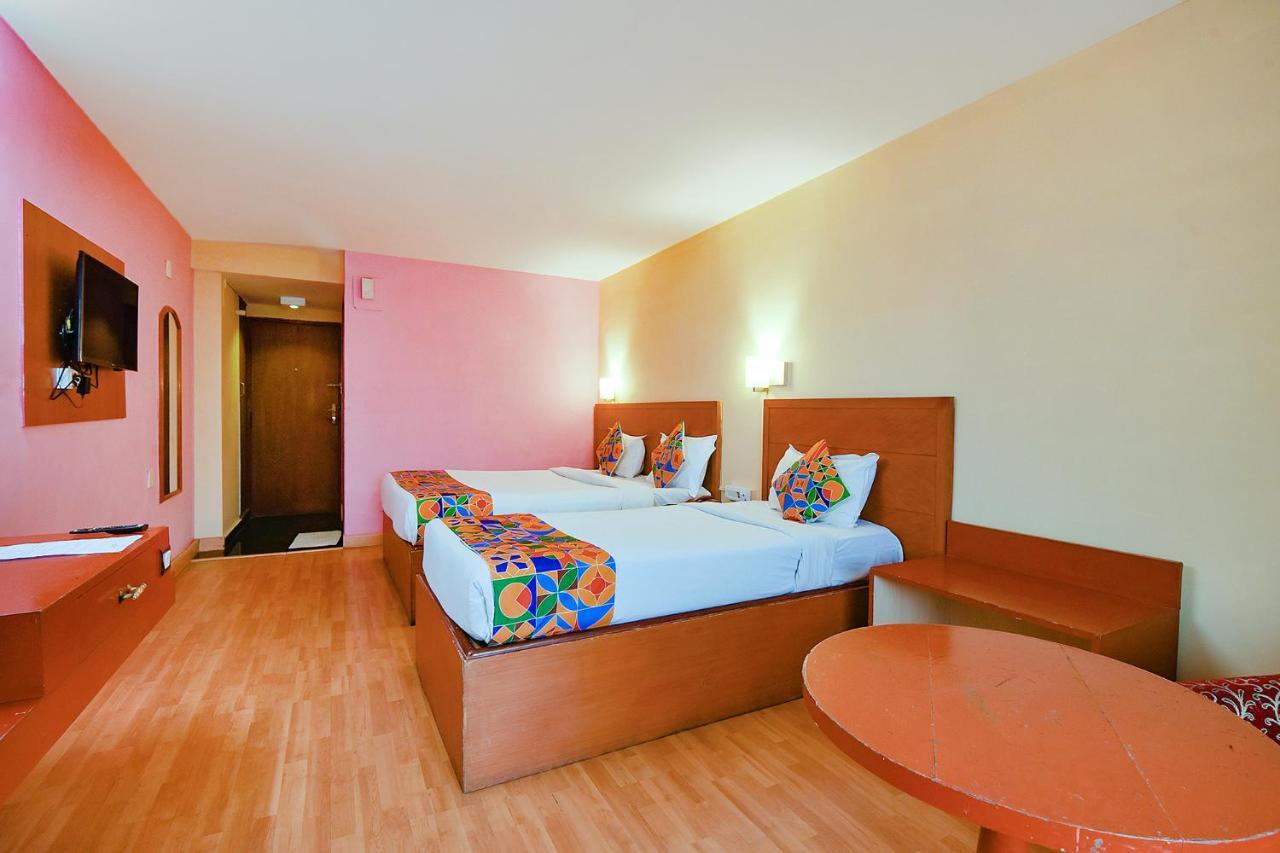Fabhotel Khems Shoram Palace Road Уті Екстер'єр фото