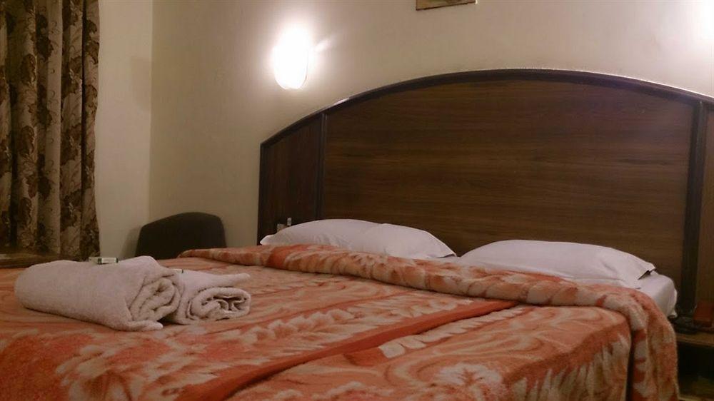 Fabhotel Khems Shoram Palace Road Уті Екстер'єр фото