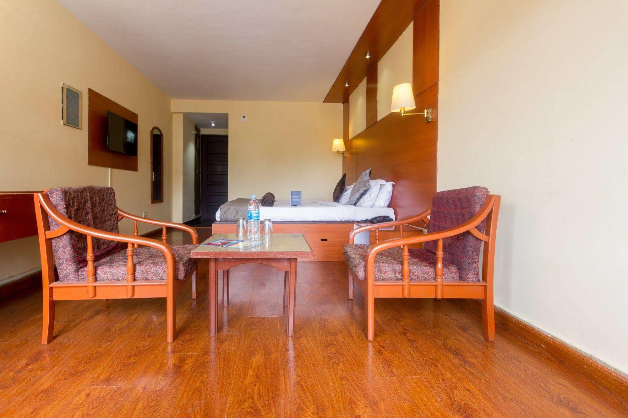 Fabhotel Khems Shoram Palace Road Уті Екстер'єр фото