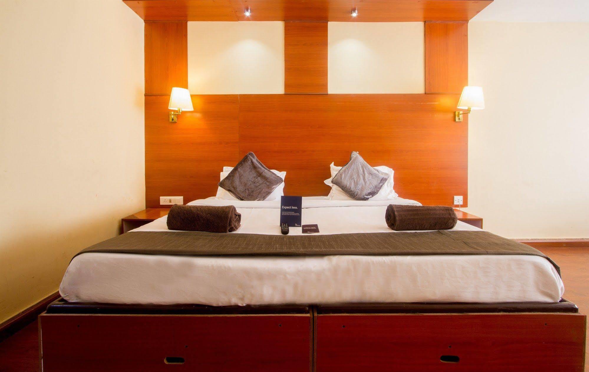 Fabhotel Khems Shoram Palace Road Уті Екстер'єр фото